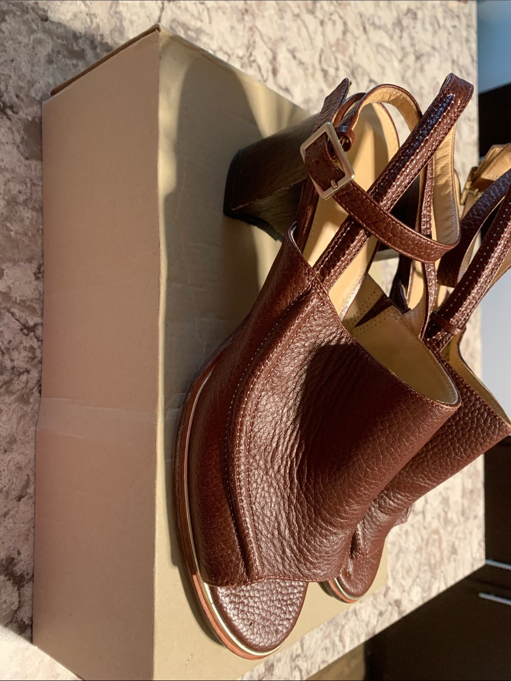 Clarks Women’s cognac Leather Peep-Toe Block Heel Sandals 9